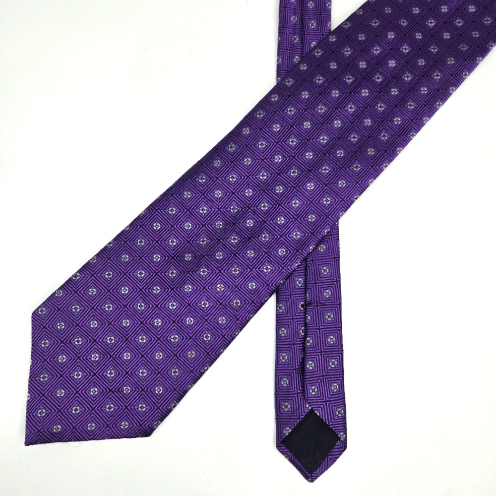 Brooks Brothers 346 Neck tie USA Made Pure Silk Geometric Purple 60" X 3.75"‎